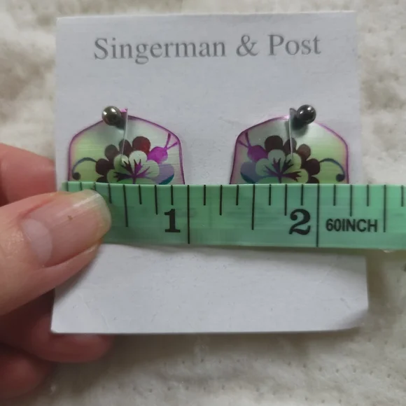 Singerman & Post | NWOT Handcrafted Green/Purple Floral Post Earrings - Picture 4 of 4